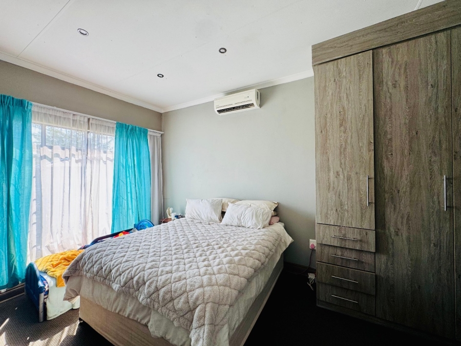 To Let 3 Bedroom Property for Rent in Waterval East North West
